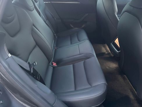 Used 2022 Tesla Model S image 12
