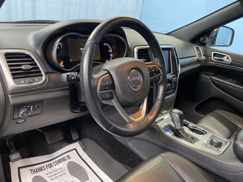 Used 2018 Jeep Grand Cherokee Limited image 10