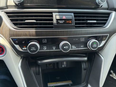 Used 2018 Honda Accord Touring image 20