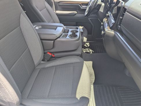 Used 2024 Chevrolet Silverado 2500 LT w/ Convenience Package AWD/4WD image 9