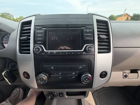 Used 2018 Nissan Frontier SV AWD/4WD image 23