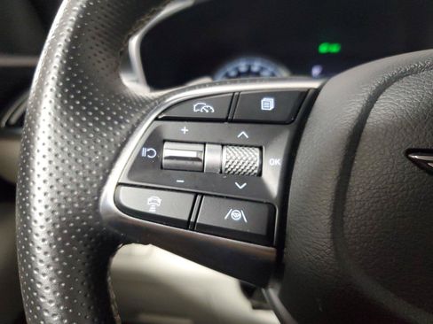 Used 2025 Genesis G70 2.5T RWD image 23