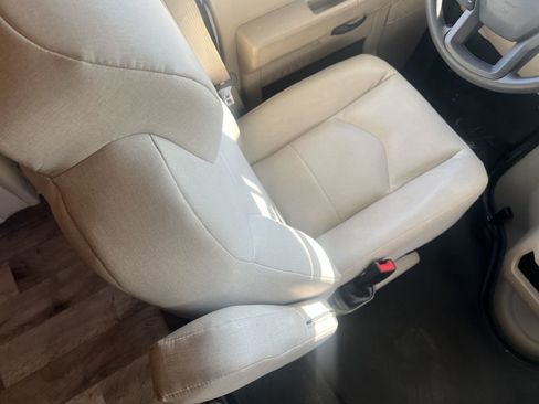 Used 2022 Ford E-450 and Econoline 450 Super Duty w/ Motorhome Prep Package image 38