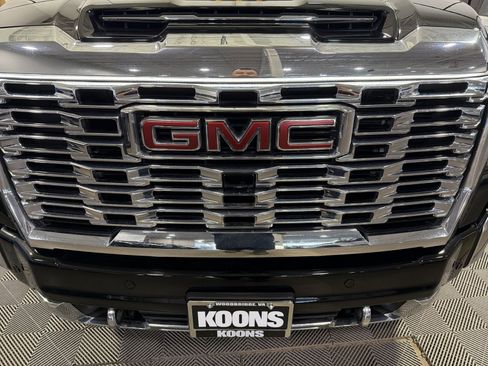 Used 2024 GMC Sierra 2500 Denali w/ Denali Reserve Package AWD/4WD image 12