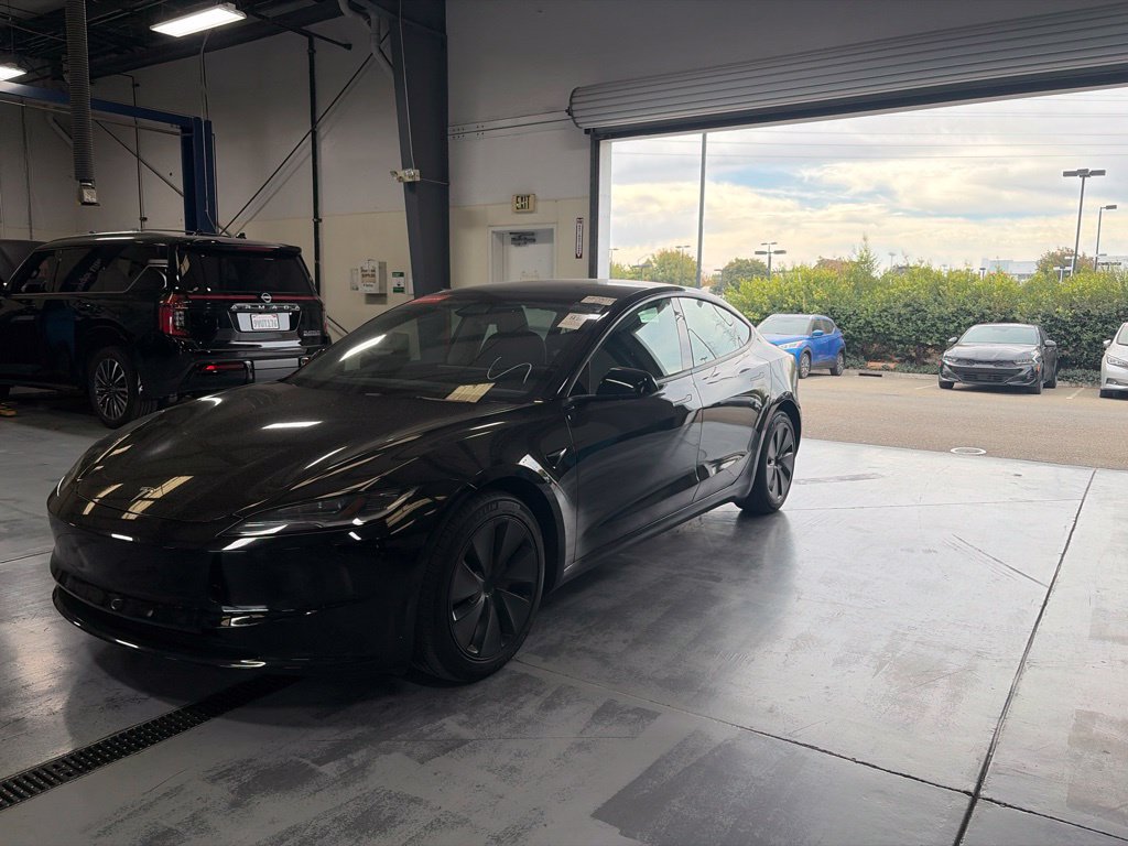 Used 2024 Tesla Model 3 Standard Range RWD image 3