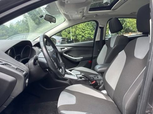 Used 2012 Ford Focus SE FWD image 5