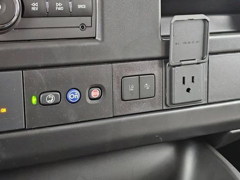 New 2025 Chevrolet Express 3500 w/ Driver Convenience Package image 25
