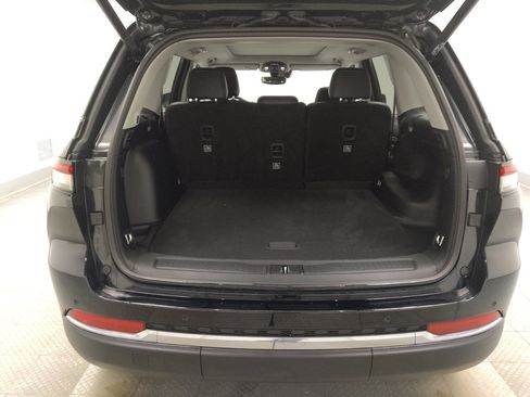 Used 2023 Jeep Grand Cherokee Limited AWD/4WD image 29