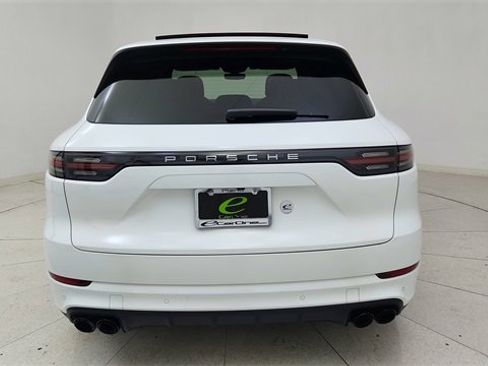 Used 2021 Porsche Cayenne Base image 5