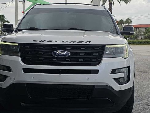 Used 2017 Ford Explorer Sport w/ Equipment Group 401A AWD/4WD image 9