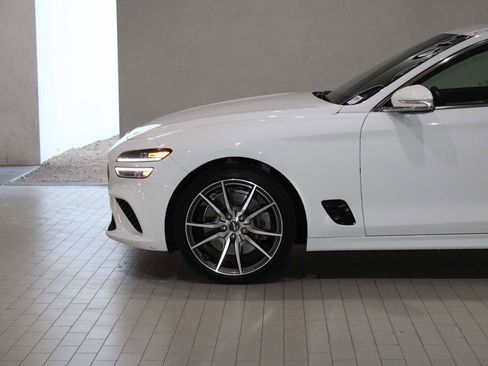 Used 2023 Genesis G70 3.3T image 4