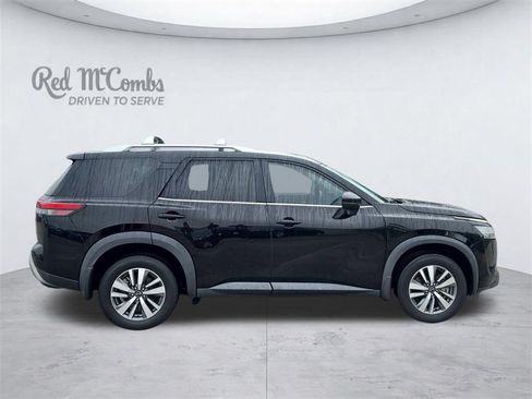 Used 2023 Nissan Pathfinder SL w/ Black Appearance Package FWD image 8