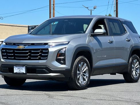 Used 2025 Chevrolet Equinox LT AWD/4WD image 8