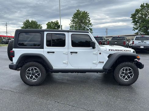 Used 2026 Jeep Wrangler Unlimited Rubicon AWD/4WD image 6