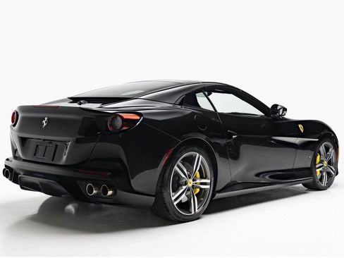 Used 2019 Ferrari Portofino Base image 7