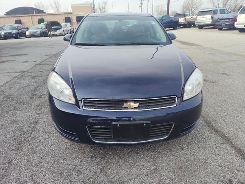 Used 2009 Chevrolet Impala LT w/ Luxury Edition Package FWD image 2