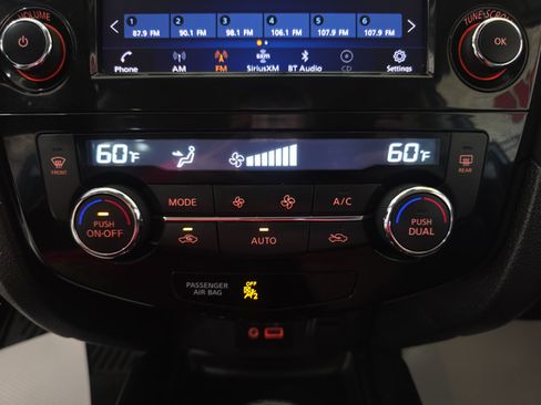 Used 2019 Nissan Rogue SV AWD/4WD image 20