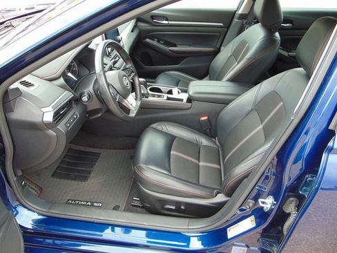 Used 2024 Nissan Altima 2.5 SR FWD image 10