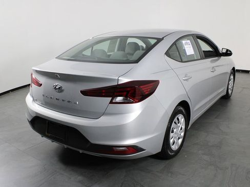 Used 2020 Hyundai Elantra SE image 14