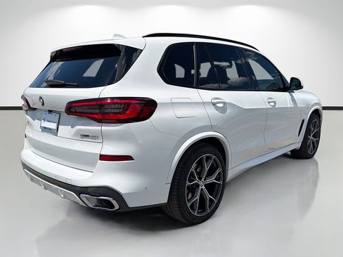 Used 2023 BMW X5 sDrive40i w/ M Sport Package RWD image 3