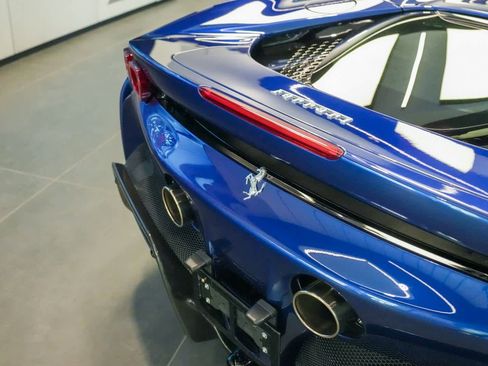 Used 2022 Ferrari SF90 Spider image 8