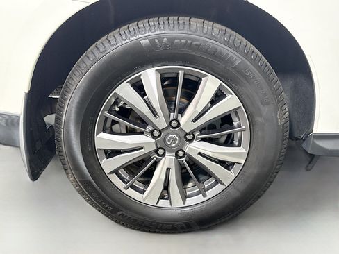 Used 2020 Nissan Pathfinder S image 33