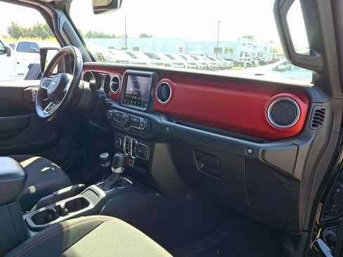 Used 2022 Jeep Gladiator Rubicon w/ Trailer Tow Package AWD/4WD image 11