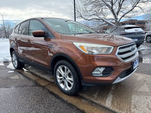 Used 2017 Ford Escape SE image 7