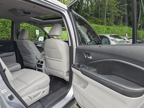 Used 2022 Honda Pilot Touring image 15