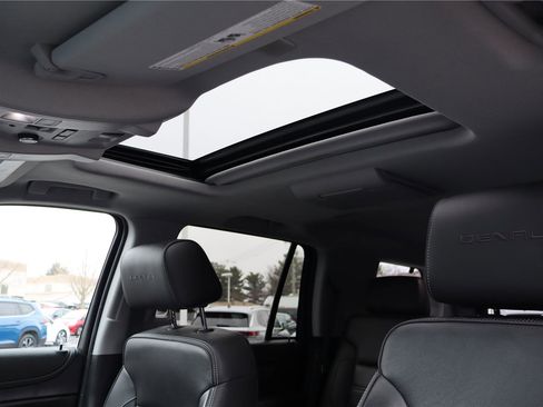 Used 2019 GMC Yukon Denali w/ Denali Ultimate Package image 23