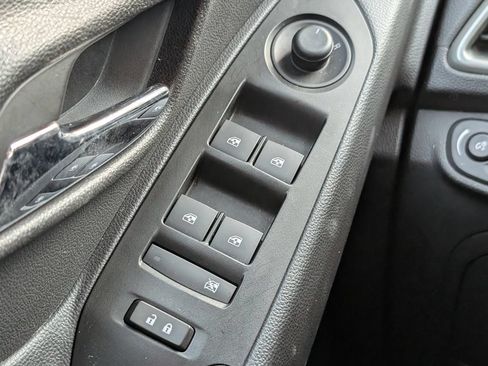 Used 2018 Chevrolet Trax LT w/ LT Convenience Package AWD/4WD image 23