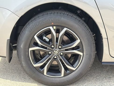 New 2026 Toyota Sienna Platinum AWD/4WD image 8