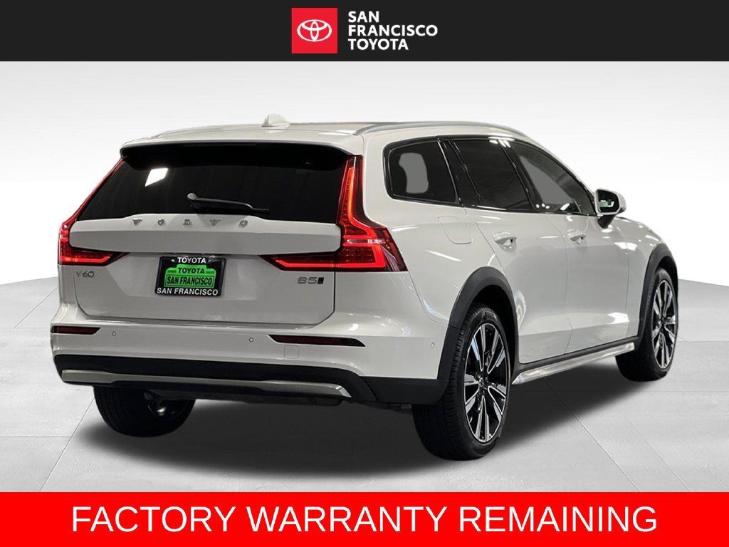 Used 2026 Volvo V60 B5 Cross Country Ultra w/ Climate Package AWD/4WD image 5
