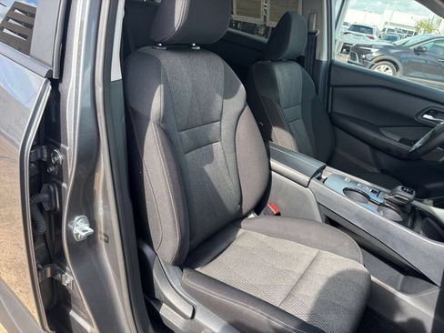 Used 2026 Nissan Rogue SV FWD image 38
