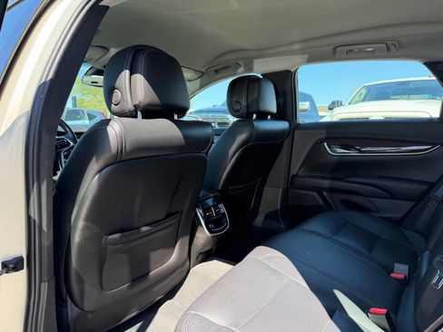 Used 2014 Cadillac XTS Luxury image 22