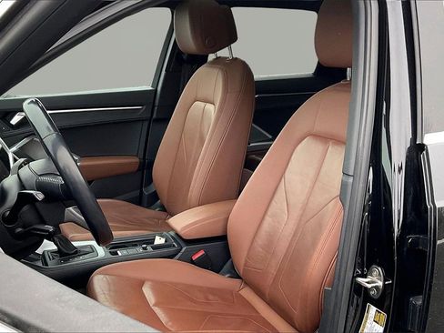 Used 2020 Audi Q3 2.0T Premium Plus w/ Premium Plus Package image 25