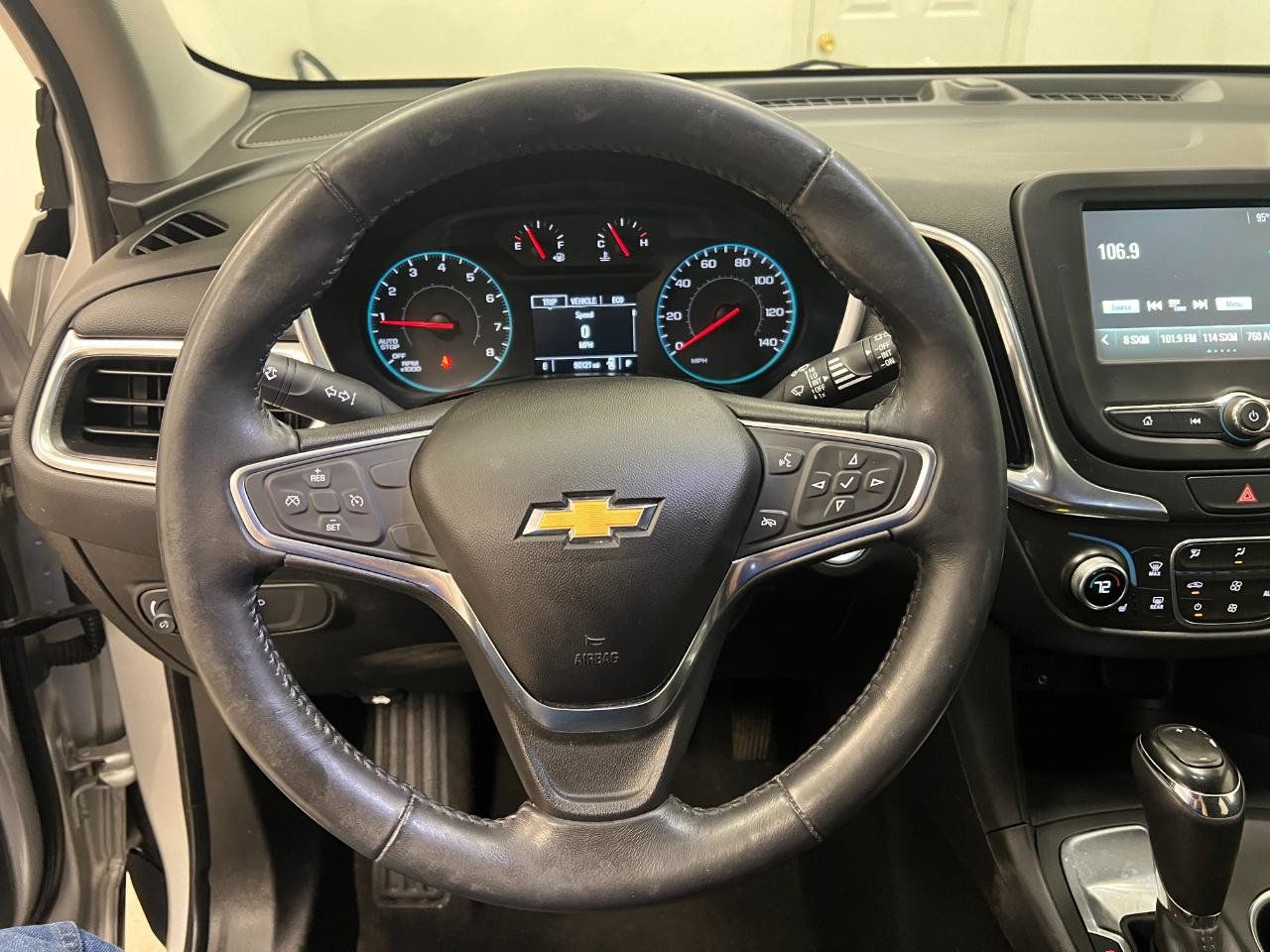 Used 2018 Chevrolet Equinox LT FWD image 35