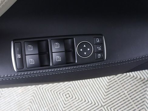 Used 2019 Tesla Model S 100D image 34