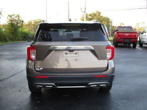Used 2021 Ford Explorer XLT w/ Equipment Group 202A RWD image 9