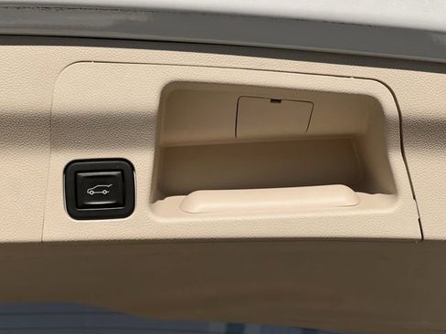 Used 2023 GMC Acadia Denali w/ Denali Ultimate Package image 31