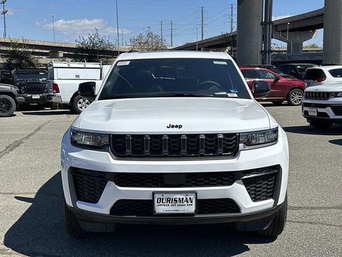 New 2026 Jeep Grand Cherokee L 4WD image 6