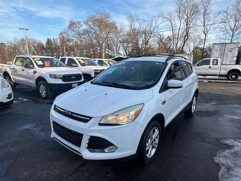 Used 2014 Ford Escape SE w/ Equipment Group 201A AWD/4WD image 4