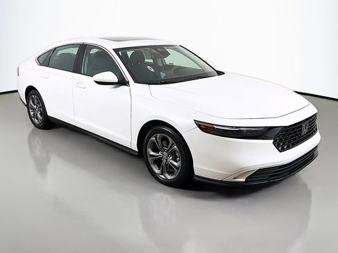 Used 2024 Honda Accord EX image 2