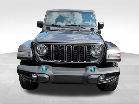 Used 2024 Jeep Wrangler Unlimited w/ Convenience Group AWD/4WD image 8
