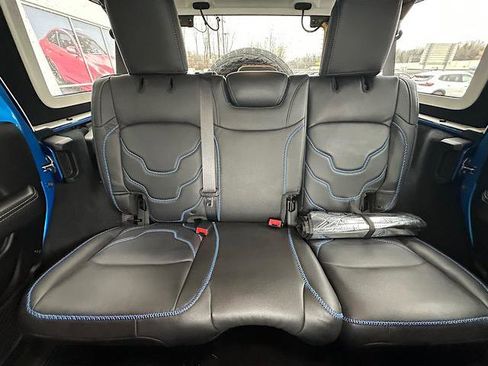 Used 2022 Jeep Wrangler Unlimited Sahara w/ Cold Weather Group image 31