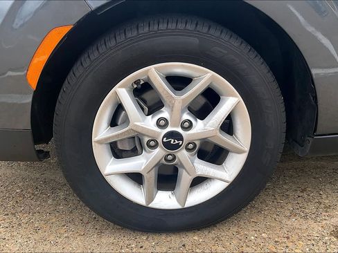 Used 2023 Kia Soul LX w/ Option Group 015 FWD image 7