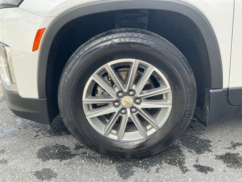 Used 2023 Chevrolet Traverse LT AWD/4WD image 19