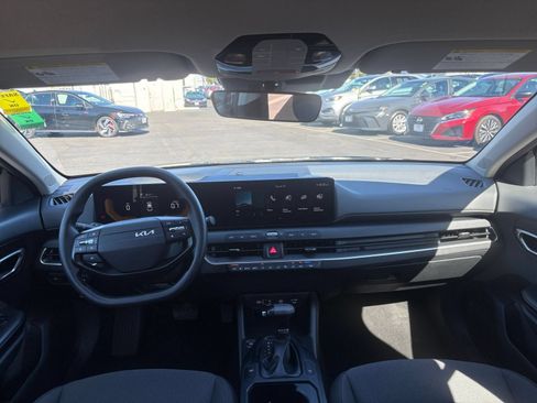 Used 2025 Kia K4 FWD image 33