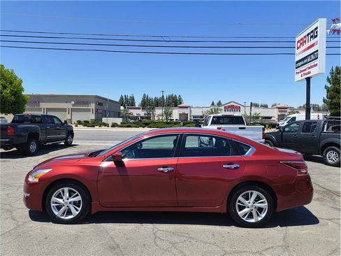 Used 2015 Nissan Altima 2.5 SV FWD image 16