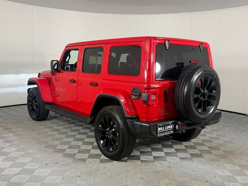 Used 2025 Jeep Wrangler Unlimited Sahara AWD/4WD image 10